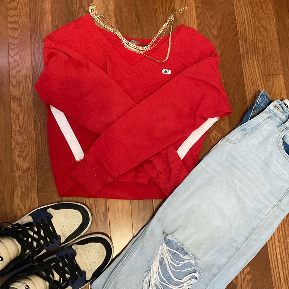 Abercrombie and fitch women’s XS Red with white stripe light sweater v neck